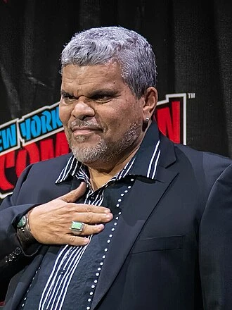 Luis Guzmán headshot