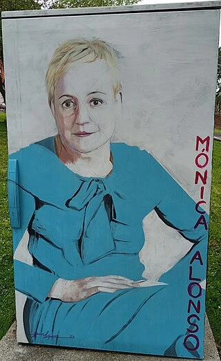 Mónica López headshot