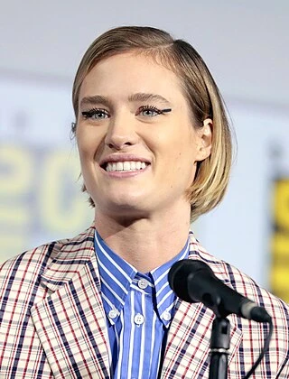 Mackenzie Davis headshot