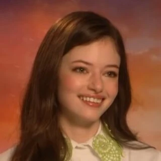 Mackenzie Foy headshot