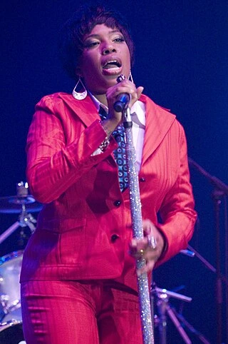 Macy Gray headshot