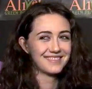Madeline Zima headshot