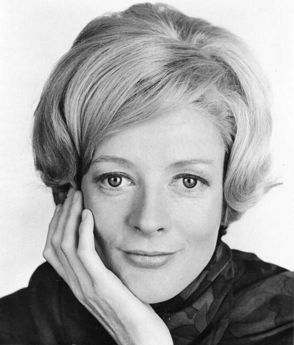 Maggie Smith headshot