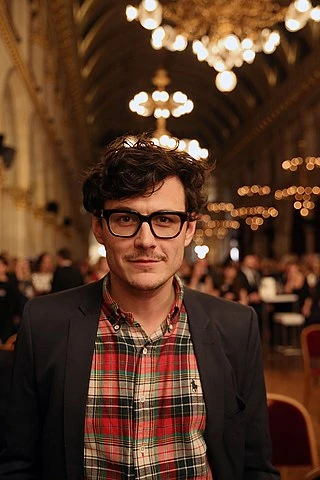 Manuel Rubey headshot