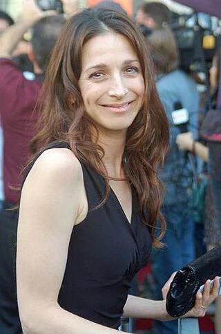 Marin Hinkle headshot