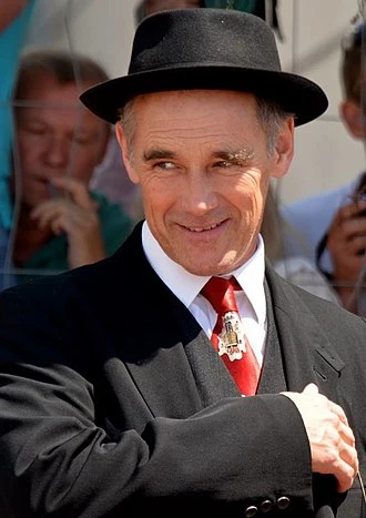 Mark Rylance headshot