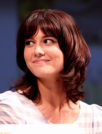 Mary Elizabeth Winstead headshot
