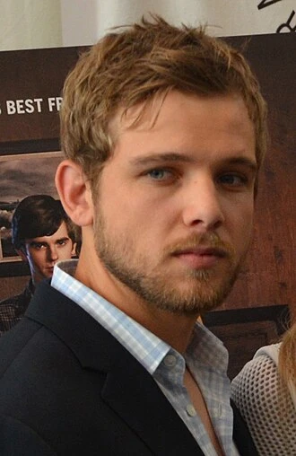 Max Thieriot headshot