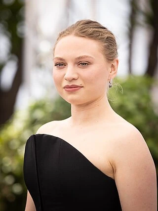 Mia Threapleton headshot