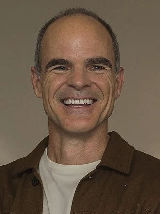 Michael Kelly headshot