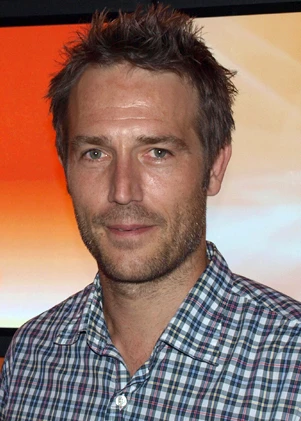 Michael Vartan headshot