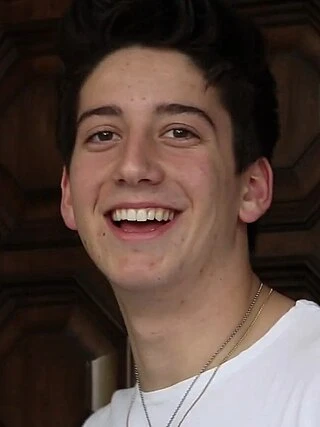 Milo Manheim headshot
