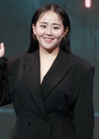 Moon Geun-young headshot