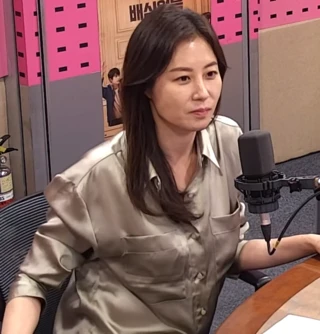 Moon So-ri headshot