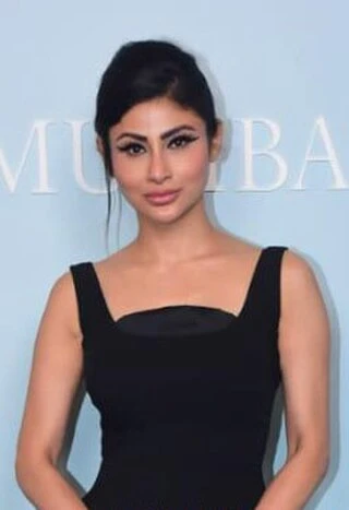 Mouni Roy headshot
