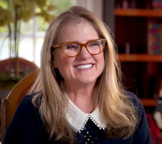 Nancy Cartwright headshot