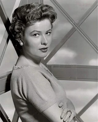 Nancy Olson headshot