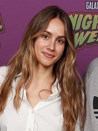 Nell Verlaque headshot