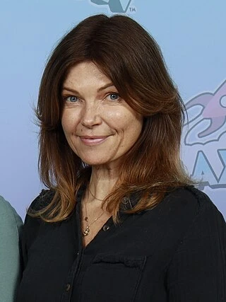 Nicole de Boer headshot