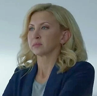 Nina Arianda headshot