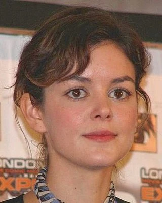 Nora Zehetner headshot