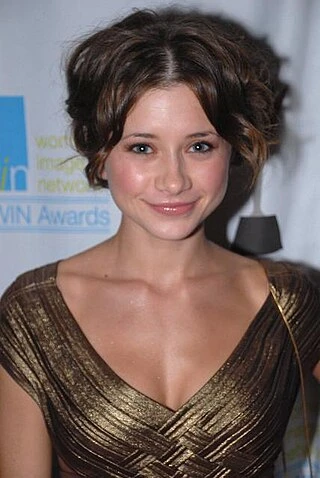 Olesya Rulin headshot
