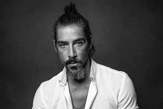Oscar Jaenada headshot
