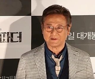 Park Geun-hyung headshot