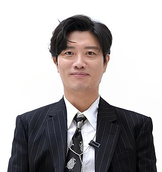 Park Hee-soon headshot