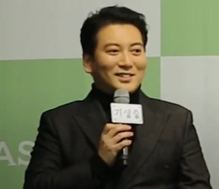 Park Myung-hoon headshot