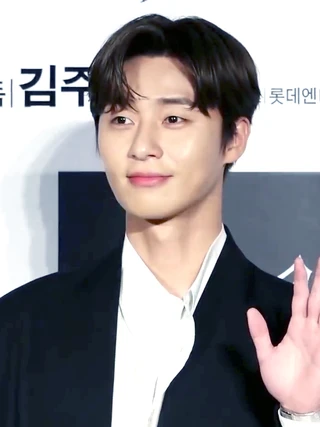 Park Seo-joon headshot