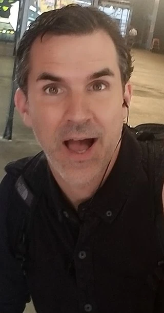 Paul Schneider headshot