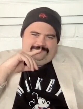 Paul Walter Hauser headshot