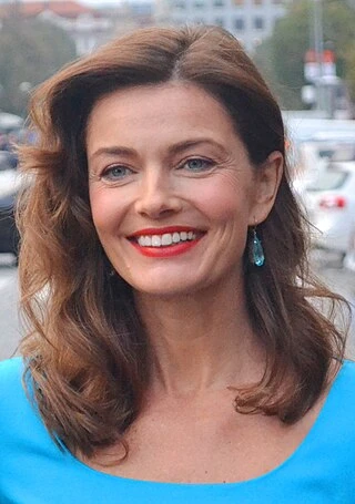 Paulina Porizkova headshot