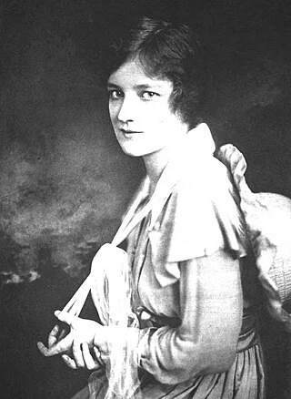Peggy Wood headshot