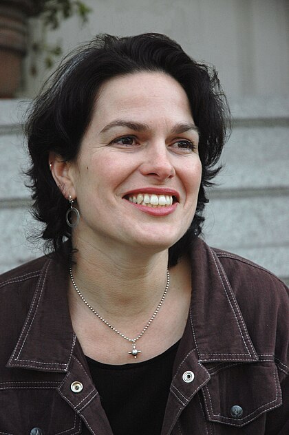 Amanda Micheli image