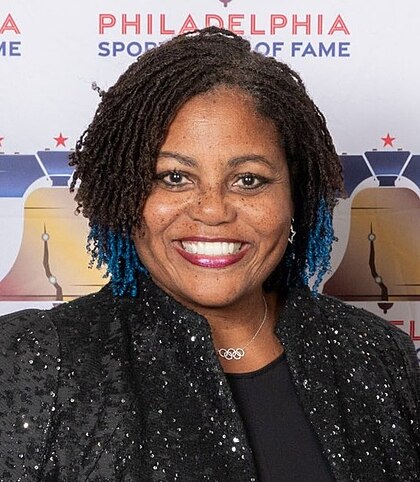 Carol Lewis image