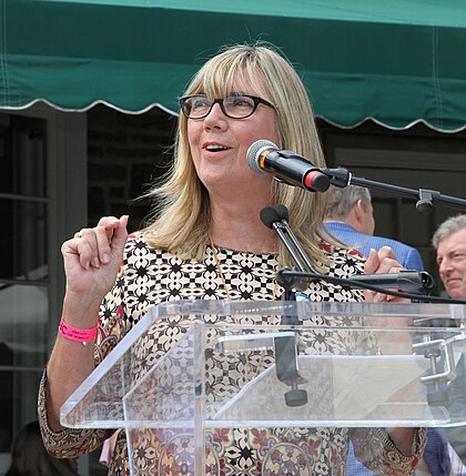 Christina Jennings image
