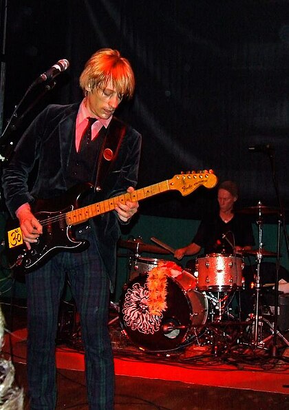 Crispian Mills image