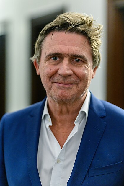 Erik Van Looy image