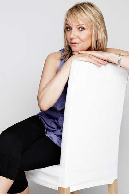Helen Fielding image
