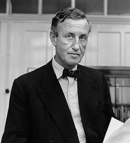 Ian Fleming image
