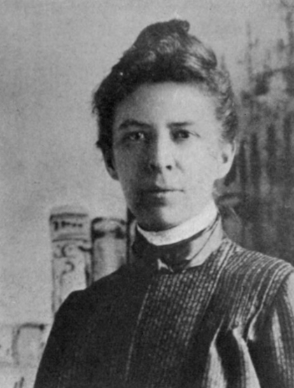 Julia Dyer image
