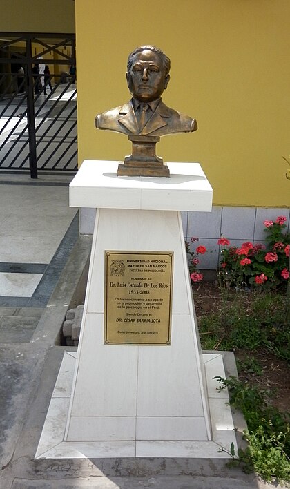 Luis Estrada image