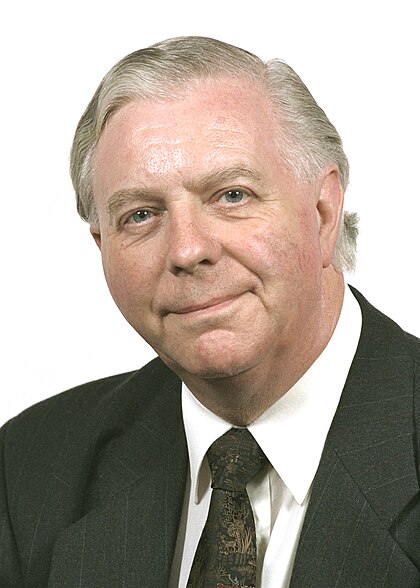 Michael Elliott image