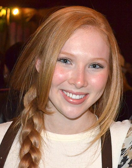 Molly Quinn image