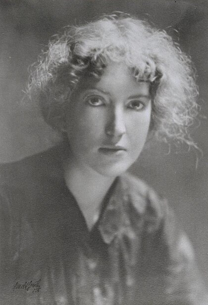Nora May image