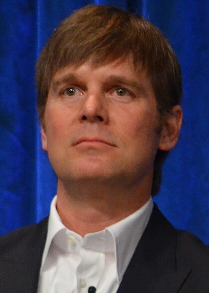 Peter Krause headshot