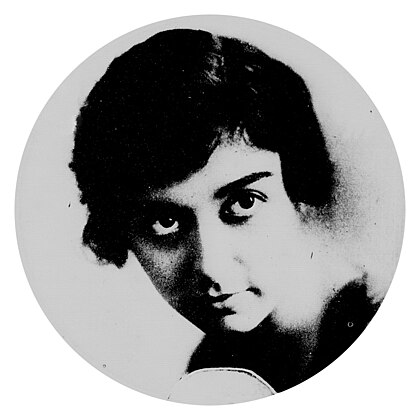 Ruth Rose image