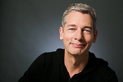 Simon Moore image
